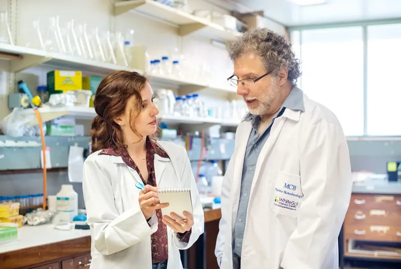 Sarah Carroll and Vernon Coyne in the lab